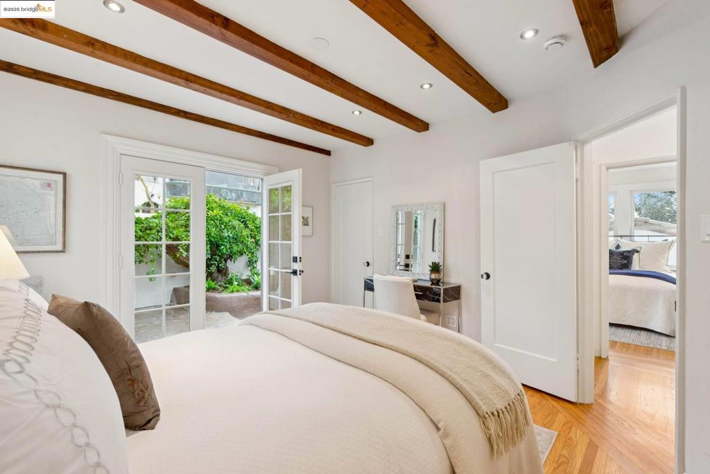 GLENVIEW - Residential