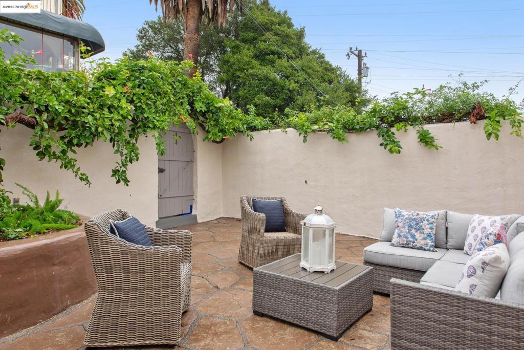 GLENVIEW - Residential