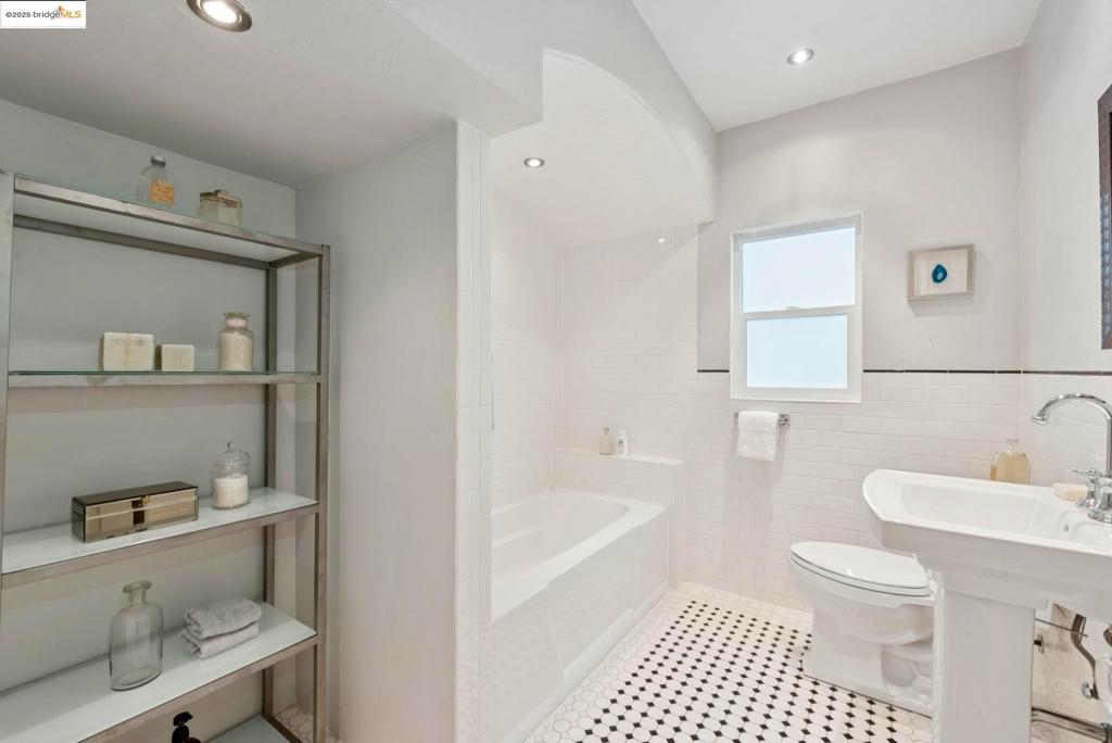 GLENVIEW - Residential