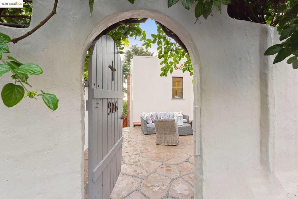 GLENVIEW - Residential