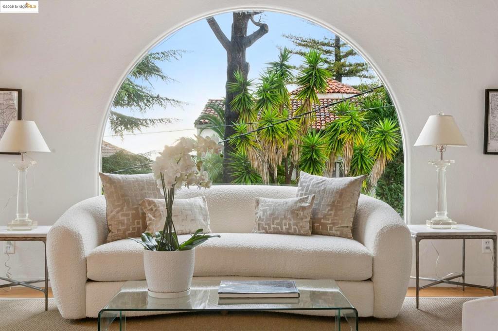 GLENVIEW - Residential