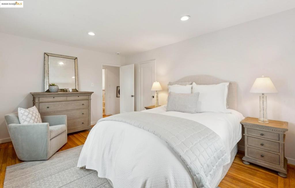 GLENVIEW - Residential