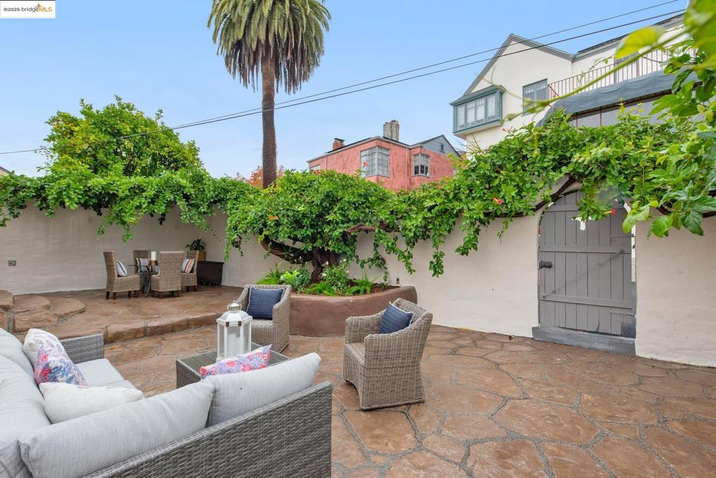 GLENVIEW - Residential