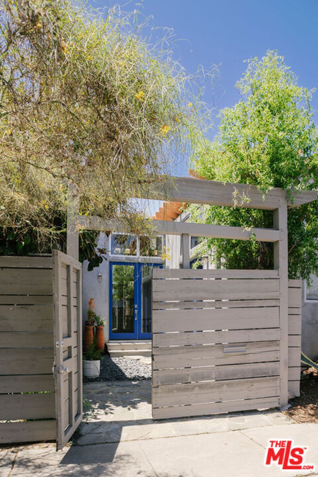 Photo of 803 Boccaccio Ave, Venice, CA 90291 (MLS # 25567047)
