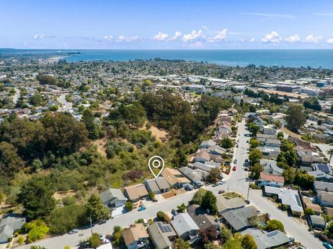Photo of 216 Alamo Avenue, Santa Cruz, CA 95060 (MLS # ML82024170)