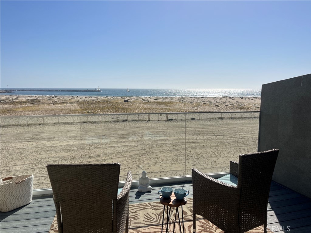 6 Voyage Street 204
