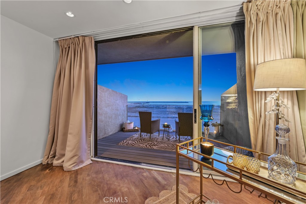 6 Voyage Street 204