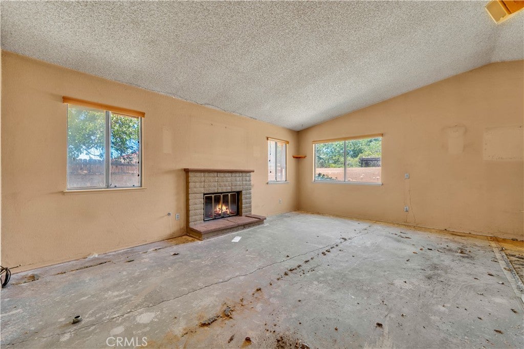 37134 Calle Real