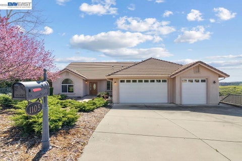 Photo of 1105 Paradise Peak Rd, Valley Springs, CA 95252 (MLS # 41146993)