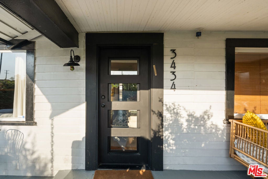 3434 7th Avenue, Los Angeles CA 90018