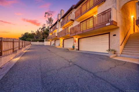 Photo of 719 Franklin Ln LN, Vista, CA 92084 (MLS # 260014314SD)