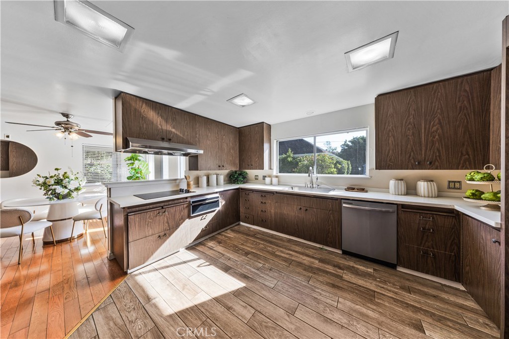 Pasadena, California, 91107, United States, 6 Bedrooms Bedrooms, ,6 BathroomsBathrooms,Residential,Active,2033700