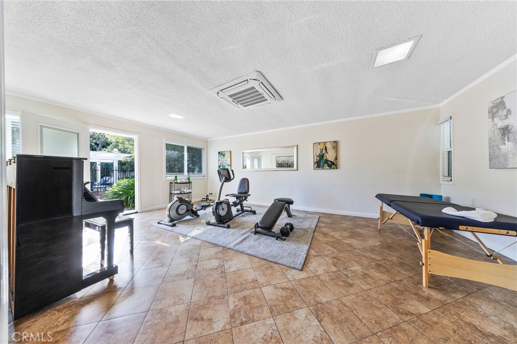 Pasadena, California, 91107, United States, 6 Bedrooms Bedrooms, ,6 BathroomsBathrooms,Residential,Active,2033700
