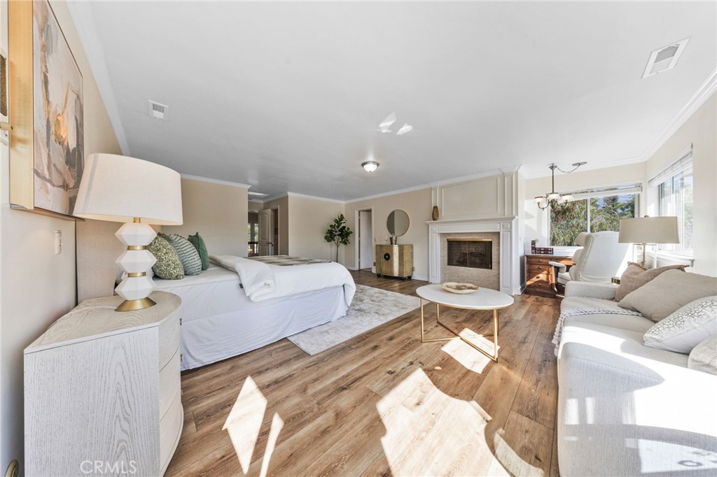 Pasadena, California, 91107, United States, 6 Bedrooms Bedrooms, ,6 BathroomsBathrooms,Residential,Active,2033700