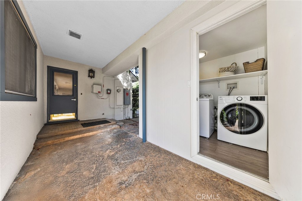 Pasadena, California, 91107, United States, 6 Bedrooms Bedrooms, ,6 BathroomsBathrooms,Residential,Active,2033700