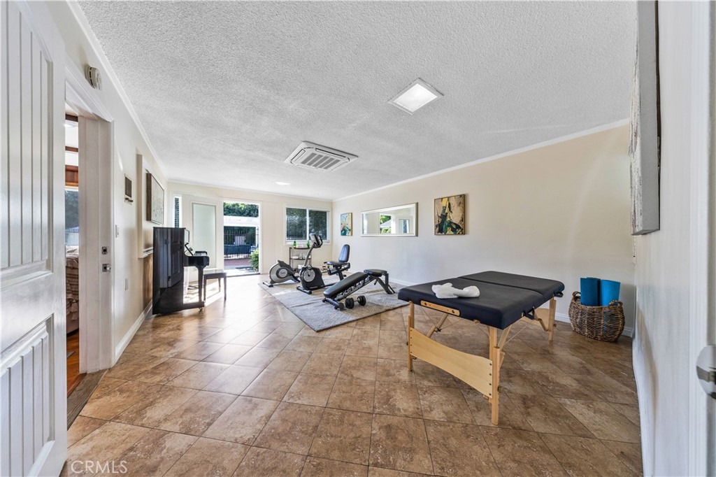 Pasadena, California, 91107, United States, 6 Bedrooms Bedrooms, ,6 BathroomsBathrooms,Residential,Active,2033700