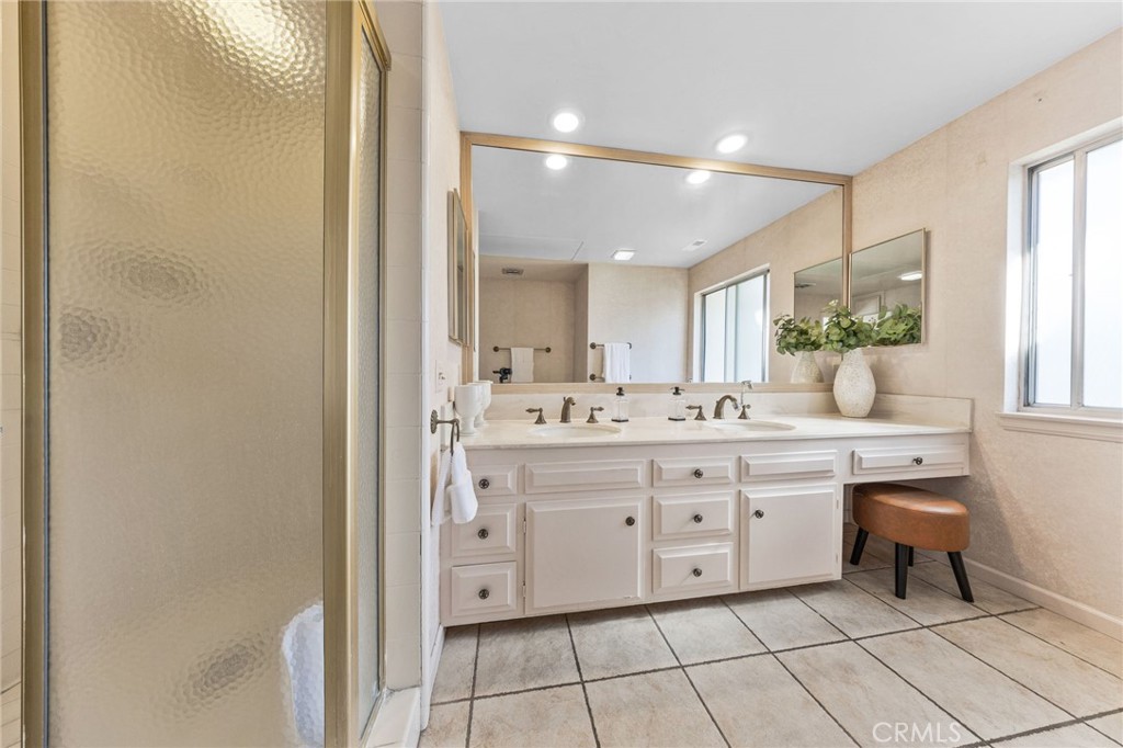 Pasadena, California, 91107, United States, 6 Bedrooms Bedrooms, ,6 BathroomsBathrooms,Residential,Active,2033700
