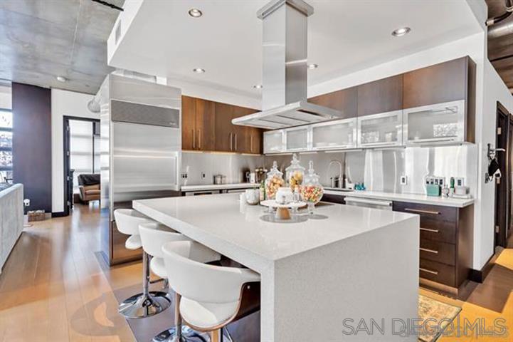 877 Island Ave 206