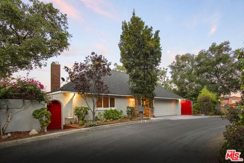 2882 Belden Drive Los Angeles CA 90068