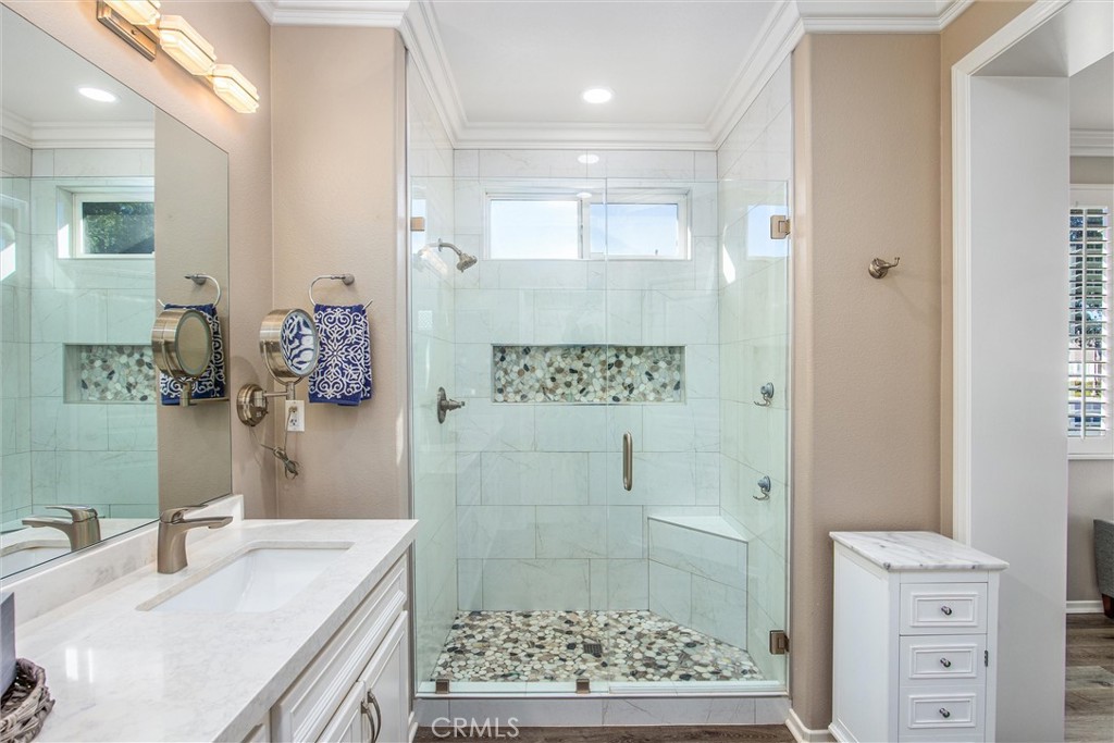 Four Seasons - Residential