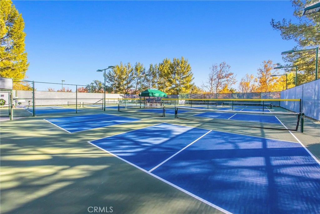 Four Seasons - Residential