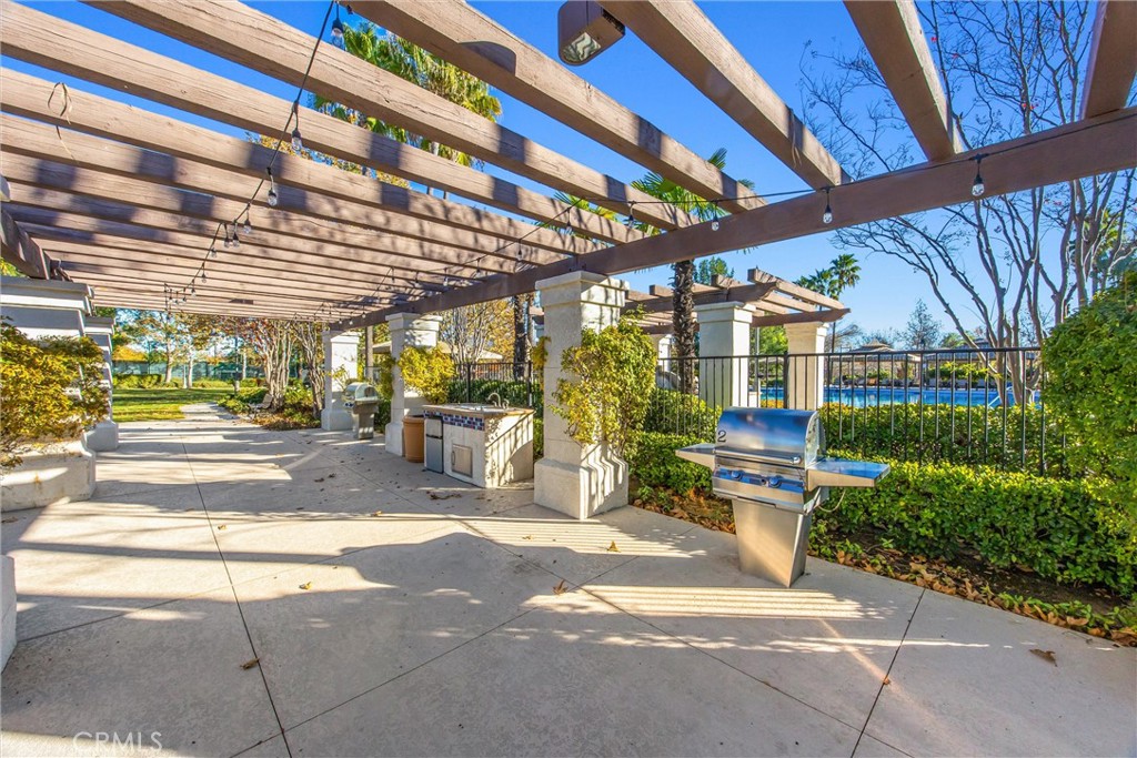 Four Seasons - Residential