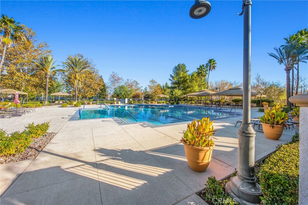 Four Seasons - Residential