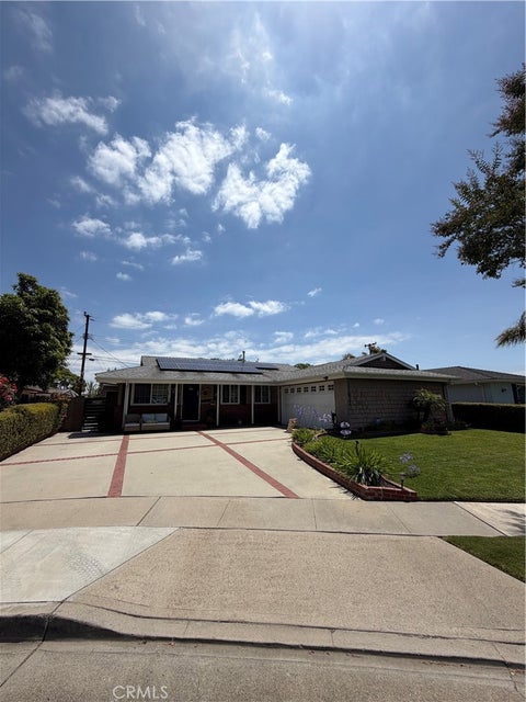 Photo of 15032 Baylor Circle, Huntington Beach, CA 92647 (MLS # PW26126209)