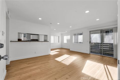 Photo of 712 5th Street, Hermosa Beach, CA 90254 (MLS # PV25271065)