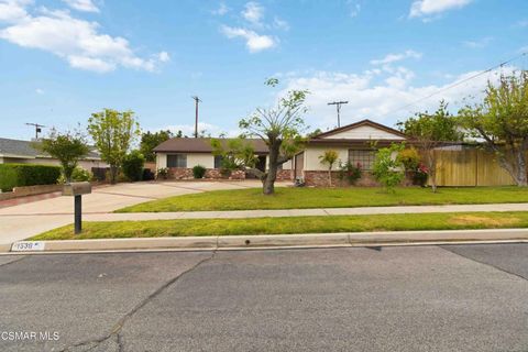 Photo of 1539 Deodora Street, Simi Valley, CA 93065 (MLS # 226001838)