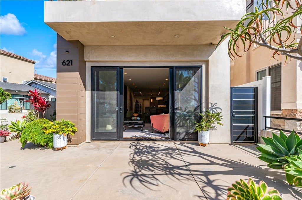 621 Frankfort Avenue, Huntington Beach CA 92648 - Photo 15