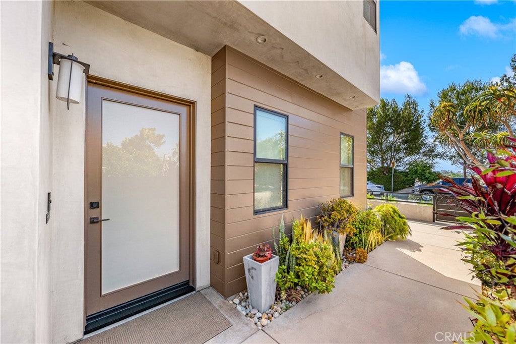 621 Frankfort Avenue, Huntington Beach CA 92648 - Photo 13