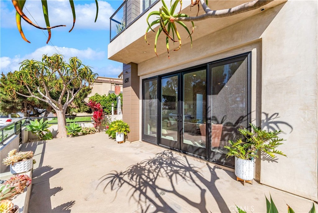 621 Frankfort Avenue, Huntington Beach CA 92648 - Photo 14