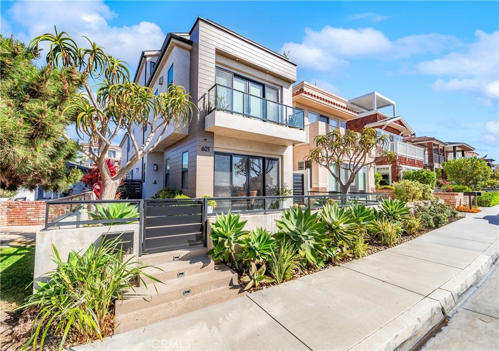 621 Frankfort Avenue, Huntington Beach CA 92648 - Photo 11