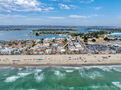 Photo of 711 Island Ct CT #B, San Diego, CA 92109 (MLS # 260019130SD)
