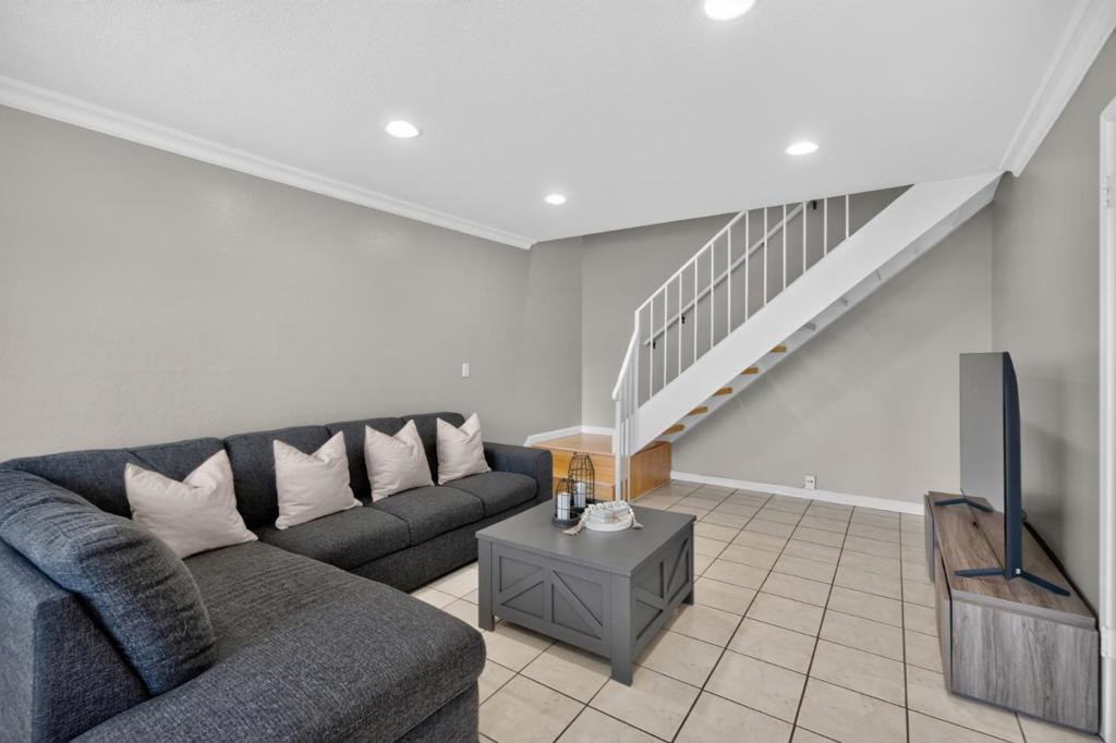 378 San Miguel Court 2