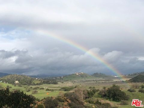 Photo of 8808 CHATLAKE Drive, West Hills, CA 91304 (MLS # 26672055)