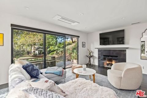 Photo of 5721 Valley Oak Drive, Los Angeles, CA 90068 (MLS # 25610893)