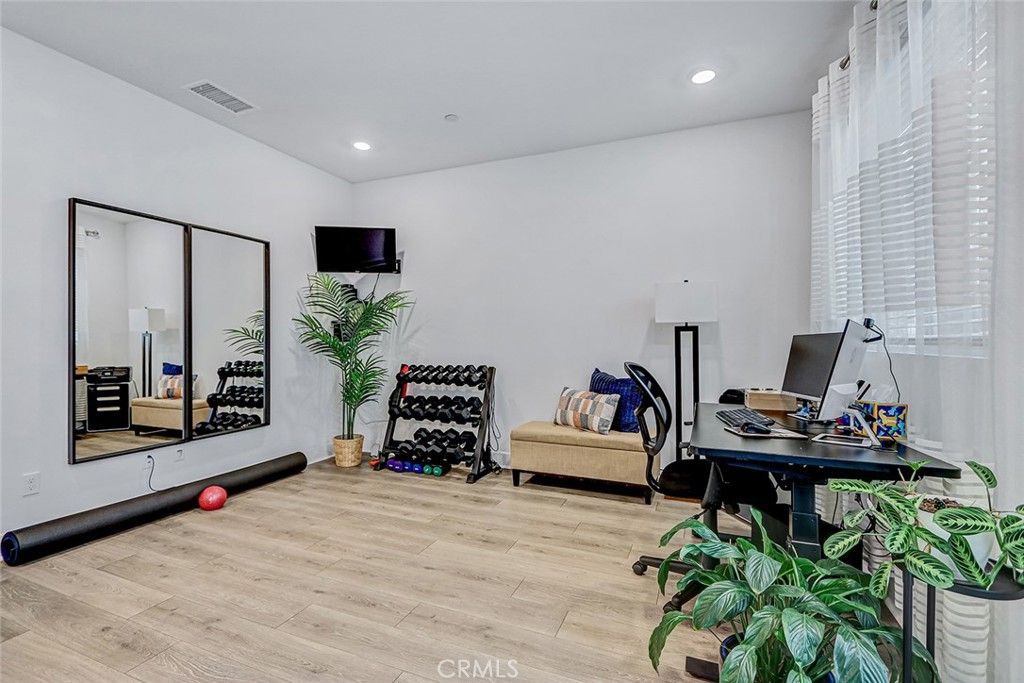 Photo of 1669 Yorktown Ln, San Pedro, CA 90732 (MLS # SB26020688)