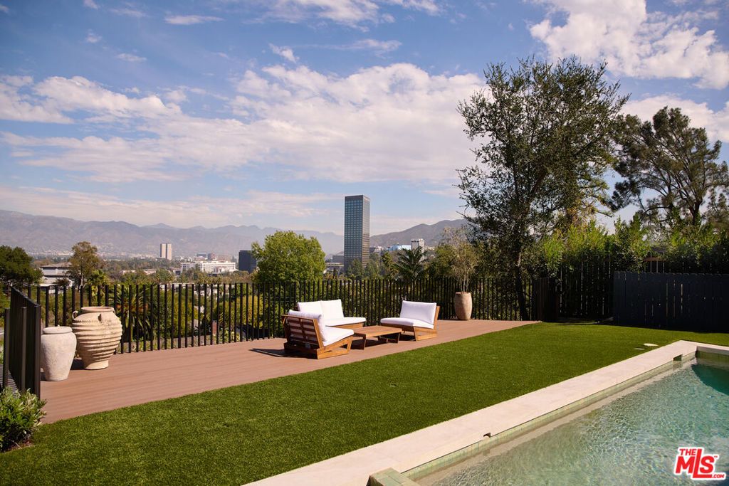 Photo of 3620 Wrightwood Drive, Studio City, CA 91604 (MLS # 26648707)