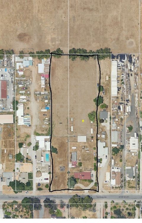 Photo of 18316 Hawthorne Ave, Bloomington, CA 92316 (MLS # IV25268501)