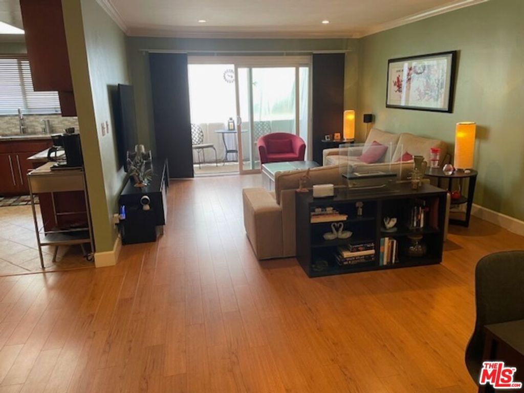Photo of 1734 N Fuller Avenue #306, Los Angeles, CA 90046 (MLS # 25536939)