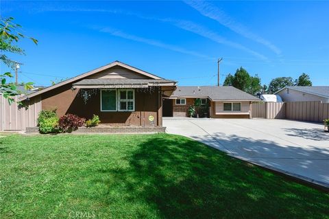 Photo of 10232 Effen Street, Rancho Cucamonga, CA 91730 (MLS # AR26065264)
