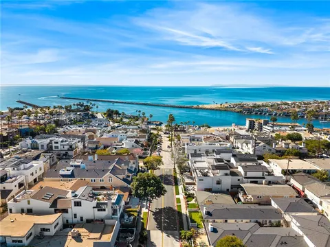 305 .5 Fernleaf St, Corona Del Mar, CA 92625 - MLS#: OC25235408