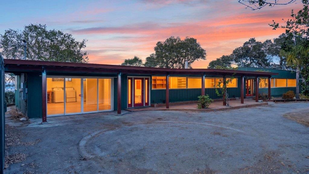 400 Las Lomas Drive