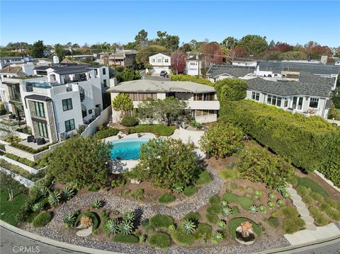 Photo of 101 Kings Place, Newport Beach, CA 92663 (MLS # NP25271243)