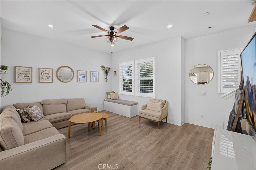 1684 S Lewis