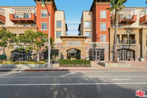 Photo of 6020 Seabluff Drive #433, Playa Vista, CA 90094 (MLS # 25611163) Photo of 6020 Seabluff Drive #433, Playa Vista, CA 90094 (MLS # 25611163)