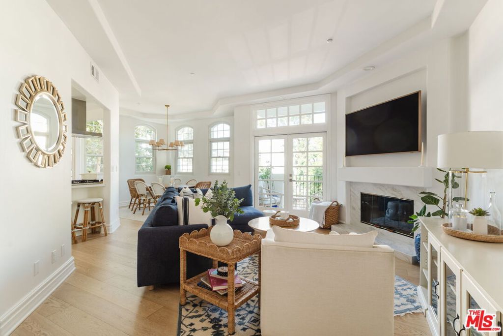 Photo of 11680 Montana Avenue #203, Los Angeles, CA 90049 (MLS # 26657517)