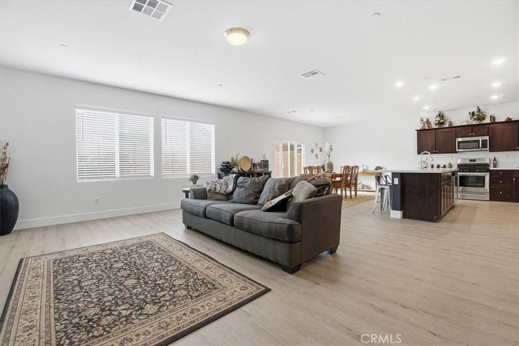 Photo of 14219 Fir St, Oak Hills, CA 92344 (MLS # IV26030804)